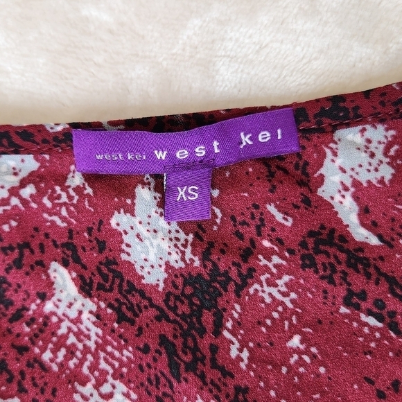 NWOT West Kei Tie Front Top Red, Gray & Black Size XS - Picture 3 of 12
